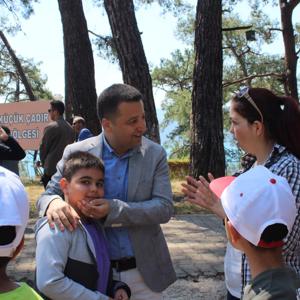 ÇOCUKLAR ÇOCUK ŞENLİĞİNDE GÖNÜLLERİNCE EĞLENDİLER - fotoğraf 4