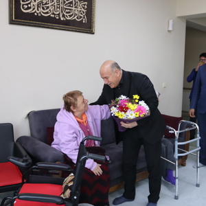 ENGELSİZ YAŞAM BAKIM REHABİLİTASYON MERKEZİNDE KALAN ENGELLİLERİMİZE ZİYARET - fotoğraf 2