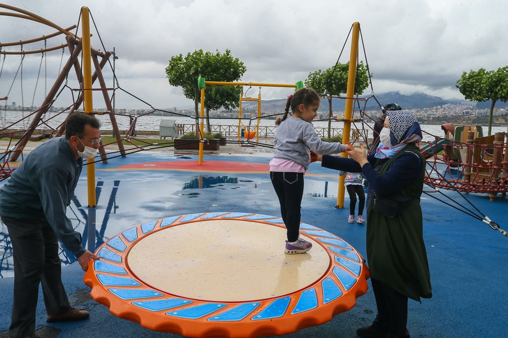 Aile ve Sosyal Hizmetler Bakanlığı, Aile Haftası Kapsamında “Aile Değerlerimiz ve Değişen Dünya Çalıştayı” Düzenleyecek