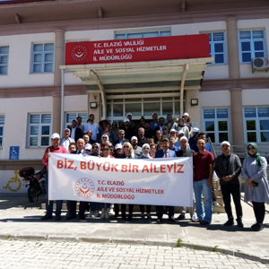 Elazığ'da 'Aile Haftası' farkındalık yürüyüşü - fotoğraf 1