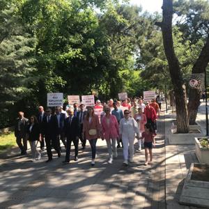 15-21 Mayıs Aile Haftası Münasebetiyle Düzenlediğimiz "Biz Büyük Bir Aileyiz" Temalı Farkındalık Yürüyüşümüz 7'den 70'e Geniş Bir Katılımla Gerçekleşti. - fotoğraf 2