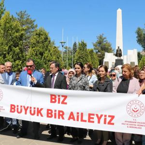 İl Müdürümüz Sn. Muzaffer AKÇAM'ın Katılımıyla Uluslararası Aile Haftası Kortej Yürüyüşü Gerçekleştirildi - fotoğraf 2