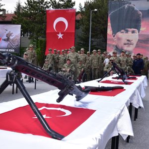 10-16 Mayıs Dünya Engelliler Haftası nedeniyle özel kardeşlerimize yönelik İlimiz Garnizon Komutanlığında düzenlenen temsili yemin törenine katılım sağladık. - fotoğraf 2