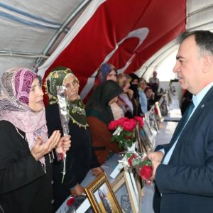 İl Müdürümüz Sn. Muzaffer AKÇAM'dan Anneler Gününde Diyarbakır Annelerine Ziyaret - fotoğraf 3