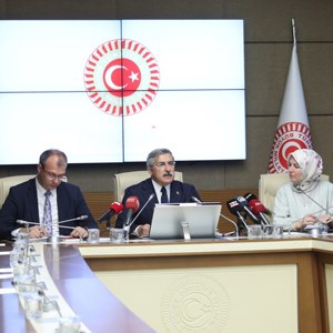 Aile ve Sosyal Hizmetler Bakanımız Derya Yanık, TBMM Dijital Mecralar Komisyonu Toplantısına Katıldı - fotoğraf 2
