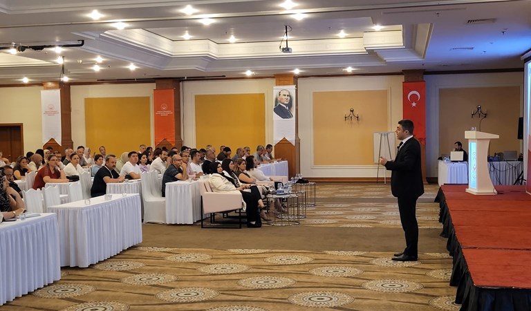 Antalya'da Huzurevi Müdürlerine Yönelik Eğitim Programı Düzenlendi.