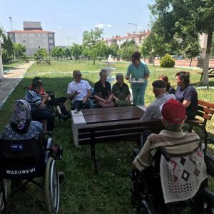 İl Müdürümüz Faruk UYSAL Lüleburgaz Ramazan Yaman Huzurevi Yaşlı Bakım Ve Rehabilitasyon Merkezi Müdürlüğümüzü Ziyaret Etti. - fotoğraf 1