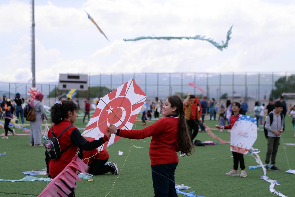 Bakanımız Derya Yanık: “SED’den yararlanan çocuklarımız için ailelerin hesaplarına haziranda toplam 238 milyon TL yatırdık”