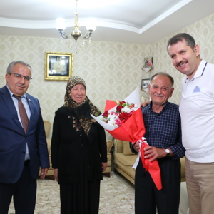Aziz Şehidimizin Kıymetli Babası ile Kahraman Gazimizin Babalar Gününü Tebrik  Ettik - fotoğraf 1