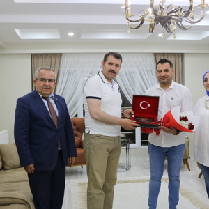 Aziz Şehidimizin Kıymetli Babası ile Kahraman Gazimizin Babalar Gününü Tebrik  Ettik - fotoğraf 3