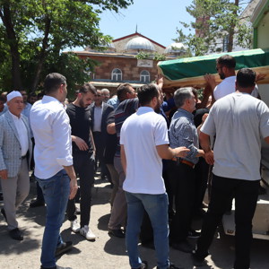 İL MÜDÜRÜMÜZ ŞEHİT BABASININ CENAZESİNE KATILDI - fotoğraf 2