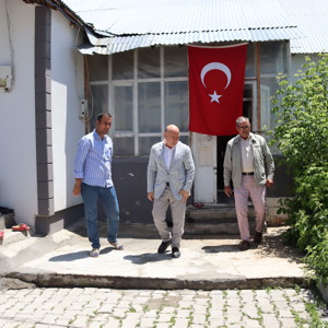 ŞEHİT BABASINA BABALAR GÜNÜ ZİYARETİ - fotoğraf 4