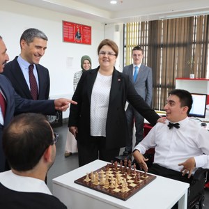 Bakanımız Derya Yanık Engelsiz Yaşam Merkezini Ziyaret Etti - fotoğraf 3