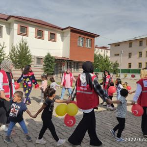 AĞRI KIZILAY VE ÇOCUK EVLERİ SİTESİ BERABER ETKİNLİK DÜZENLEDİ - fotoğraf 6