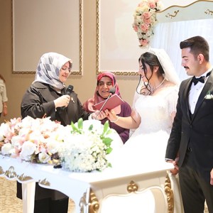 Bakan Selçuk, 15 Temmuz Şehidi Celalettin İbiş'in Oğlunun Düğün Törenine Katıldı - fotoğraf 5