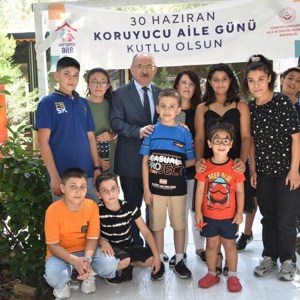 Vali Karadeniz ve Eşi Zehra Karadeniz, Koruyucu Ailelerimizle Bir Araya Geldi - fotoğraf 9