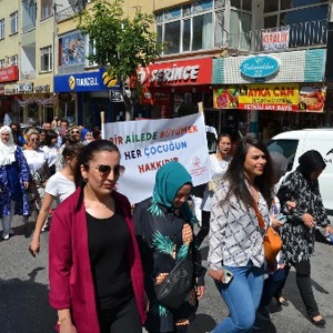 Koruyucu  Aile günü münasebetiyle Kortej yürüyüşümüz gerçekleştirilmiştir - fotoğraf 2