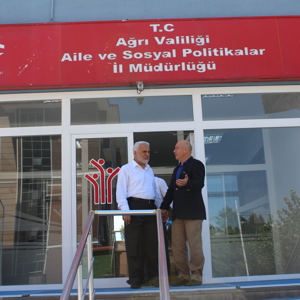 İL MÜFTÜSÜ TANDOĞAN TOPÇU İl MÜDÜRÜMÜZ MEHMETŞAFİ ERİM'İ ZİYARET ETTİ - fotoğraf 3