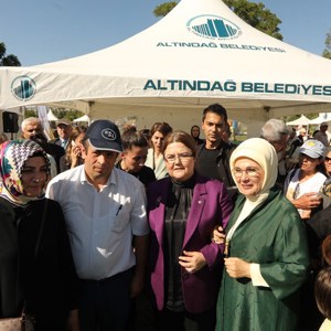 Emine Erdoğan Hanımefendi ve Bakanımız Derya Yanık Koruyucu Aile Günü Şenliğine Katıldı - fotoğraf 4