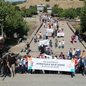 Koruyucu Aile Günü Farkındalık Yürüyüşü Gerçekleştirildi - fotoğraf 2