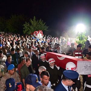 İl Müdürümüz Sn. Muzaffer AKÇAM,  Şehit Uzm. Çvş. Abdullah Bayram'ın Cenaze Törenine Katıldı - fotoğraf 5