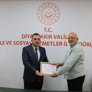 İl Müdürümüz Sn. Muzaffer AKÇAM "Erişilebilirlik Belgesi" Almaya Hak Kazanan Forum AVM'ye Belgesini Takdim Etti - fotoğraf 2