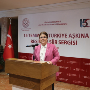 Bakanımız Derya Yanık "15 Temmuz Türkiye Aşkına Resim ve Şiir Sergisi"nin Açılışını Yaptı - fotoğraf 1