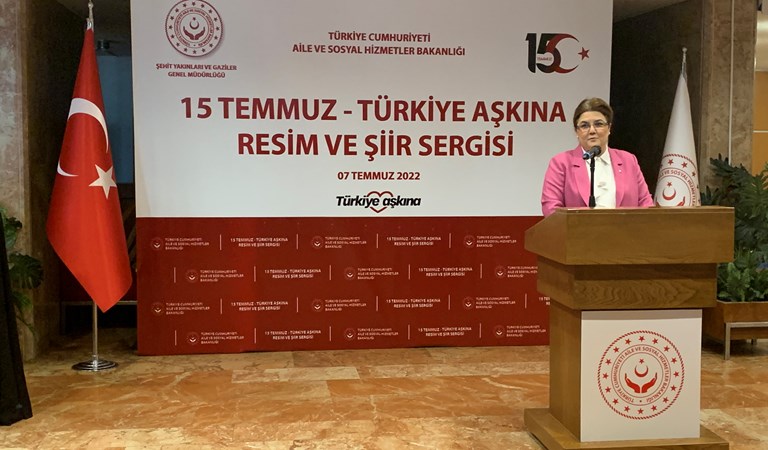 15 Temmuz Türkiye Aşkına Etkinlikleri Kapsamında Şiir ve Resim Sergisi'nin Açılışı Gerçekleştirildi