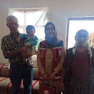 Bayram Arefesinde Şehitlerimizin Ailelerini Ziyaret Ettik - fotoğraf 12