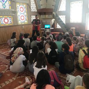 Ahmet Cevdet Paşa Camii Yaz Kuran Kursundan Faydalanan Çocuklarımıza "İnternet ve Sosyal Medya Kullanımı" Eğitimi Verildi. - fotoğraf 1