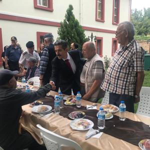 Valimiz Sayın Birol EKİCİ, Eşi Prof. Dr. Filiz EKİCİ Hanımefendi ile Birlikte Kırklareli Huzurevi Müdürlüğümüzü Ziyaret Ederek Kıymetli Büyüklerimizle Bayramlaştı. - fotoğraf 4