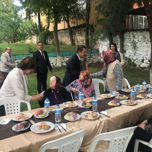 Valimiz Sayın Birol EKİCİ, Eşi Prof. Dr. Filiz EKİCİ Hanımefendi ile Birlikte Kırklareli Huzurevi Müdürlüğümüzü Ziyaret Ederek Kıymetli Büyüklerimizle Bayramlaştı. - fotoğraf 3