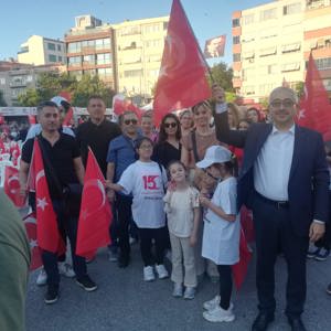 15 Temmuz Demokrasi ve Milli Birlik Yürüyüşüne Çocuklarımız, Yaşlılarımız ve Personelimizle Katılım Sağladık. - fotoğraf 3