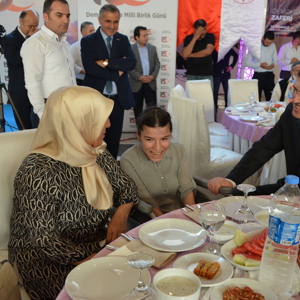 15 Temmuz Demokrasi Şehitlerimiz ve Gazilerimiz Anısına Yemek Düzenlendi - fotoğraf 15