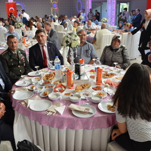 15 Temmuz Demokrasi Şehitlerimiz ve Gazilerimiz Anısına Yemek Düzenlendi - fotoğraf 18