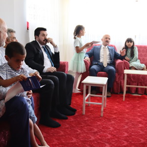 ÇOCUK EVLERİ SİTESİNE  BAYRAM ZİYARETİ - fotoğraf 5