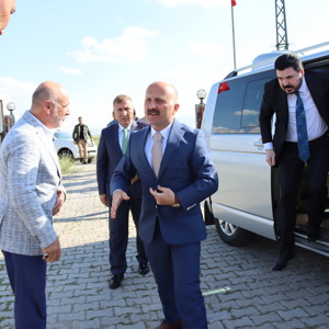 ŞEHİT AİLESİNE BAYRAM ZİYARETİ - fotoğraf 1