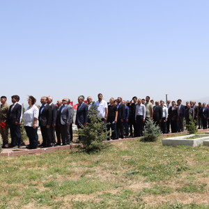 ŞEHİTLİK ZİYARETİ - fotoğraf 1