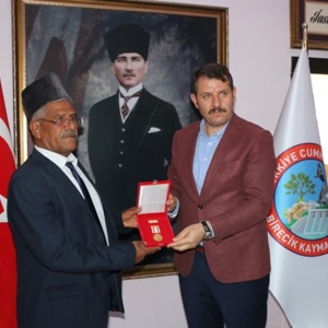 Kıbrıs Gazilerimize Şeref Madalyalarını Takdim Ettik. - fotoğraf 3
