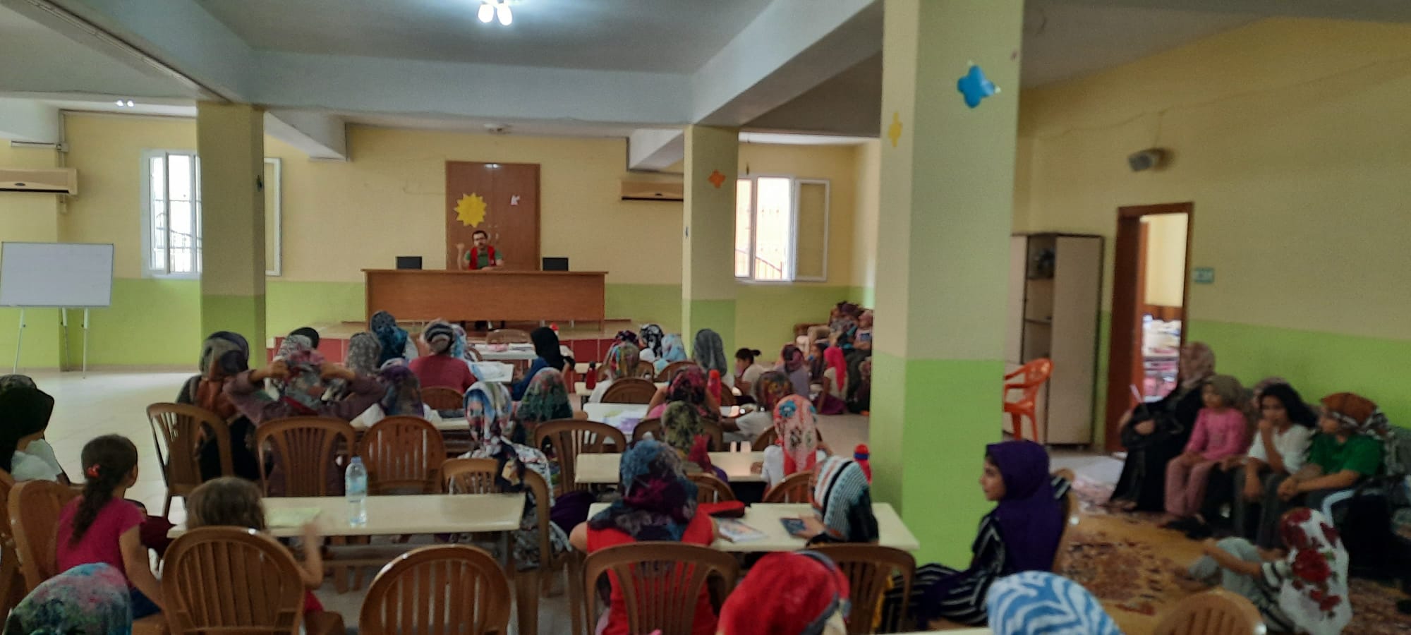 Tarsus SHM tarafından Ebudavut Cami,Hz.Ebubekir Cami,Benlizade Cami ve Mevlâna Cami'sinde yaz kurslarına devam eden çocuklarımıza "Teknoloji ve Ekran Bağımlılığı" ile "Mahremiyet" konulu eğitimler düzenlenmiştir. 