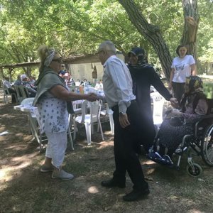 Lüleburgaz Ramazan Yaman Huzurevi Yaşlı Bakım Rehabilitasyon Merkezi Yaşlılarımız Piknik Yaptı. - fotoğraf 2