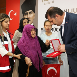 Kıbrıs Gazilerimize Şeref Madalyalarını Takdim Ettik. - fotoğraf 4