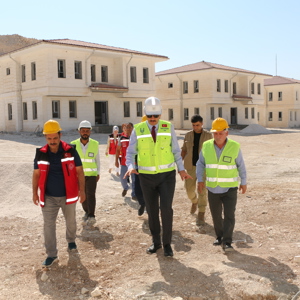 Sayın Valimiz İle Çocuk Evleri Sitemizin İnşaat Alanını Ziyaret Ettik - fotoğraf 6