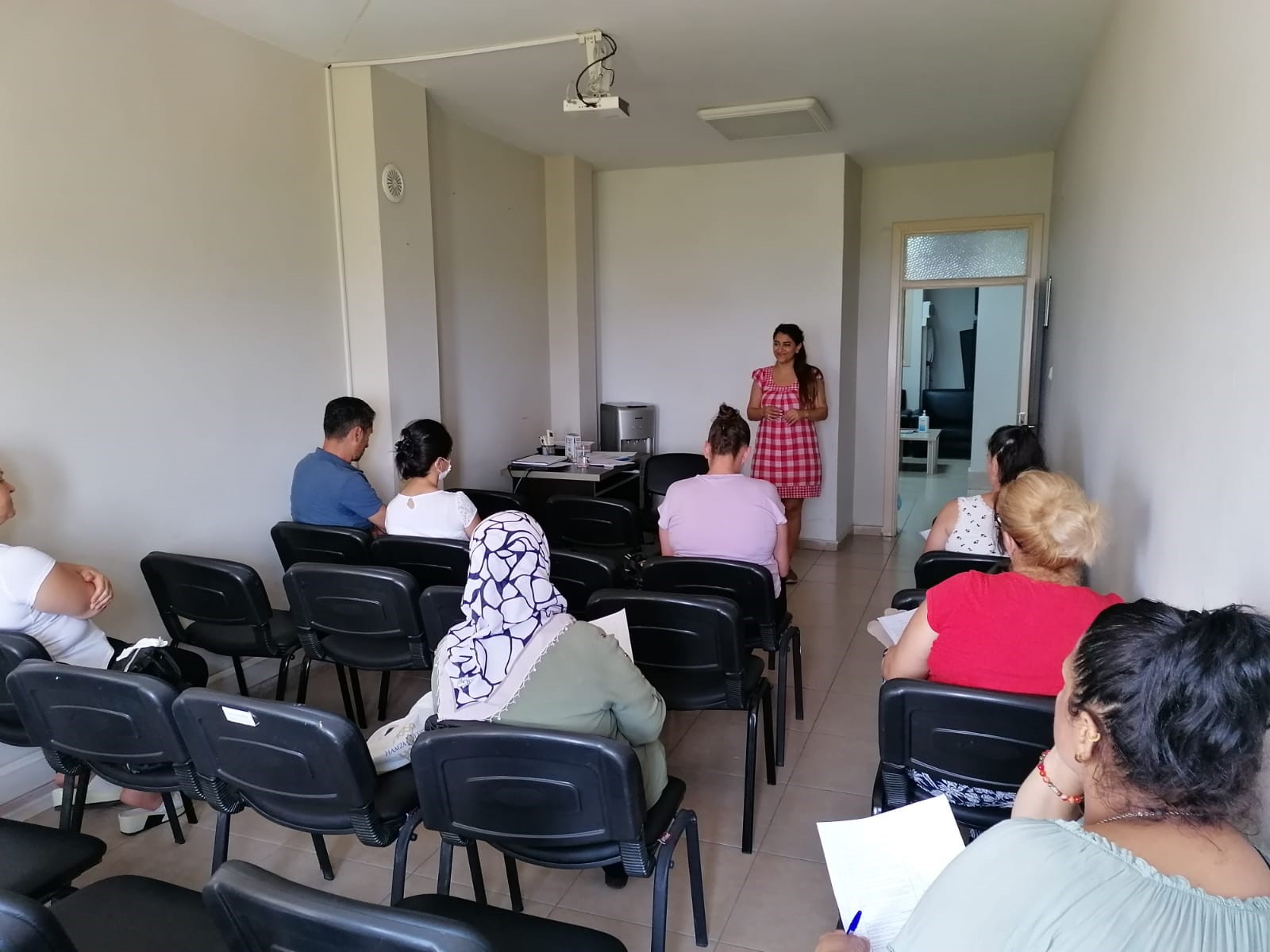 İskenderun Sosyal Hizmet Merkezi tarafından “Madde ve Teknoloji Bağımlılığı ile Mücadele” konusunda seminer verildi.