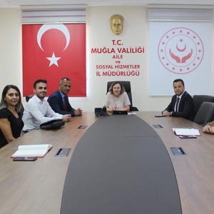 Aile ve Sosyal Hizmetler Bakanlığı Sosyal Yardımlar Genel Müdürlüğü Barınma Yardımları Daire Başkanı Huriye SEVEN İl Müdürlüğümüzü ve Kuruluşlarımızı ziyaret etti. - fotoğraf 1