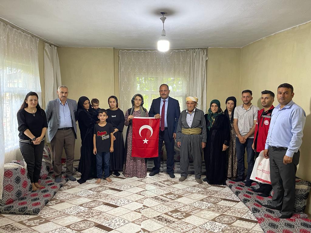 Şemdinli'de Şehit Olan Güvenlik Korucuları Ailelerine Taziye Ziyareti