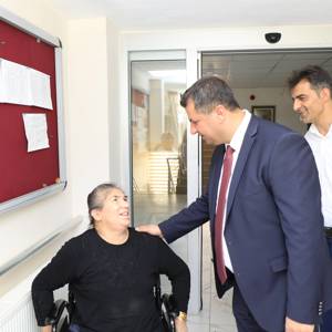 İl Müdürümüz Serdar Demirci, Kemah Huzurevi sakinlerimizi ziyaret etti. - fotoğraf 3