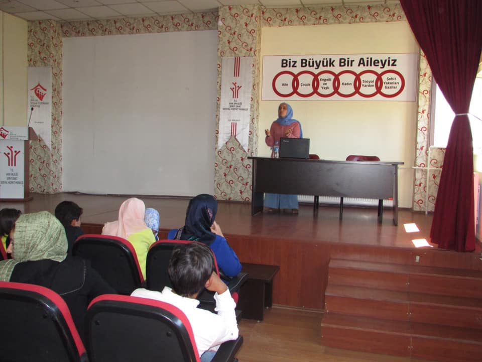 Şerif Onat SHM'den SED Yardımı Alan Ailelere “Mahremiyet ve Çocuk İstismarı” Semineri