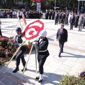 MUĞLA'DA 19 EYLÜL GAZİLER GÜNÜ ATATÜRK  ANITINDA TÖRENLE KUTLANDI. - fotoğraf 2
