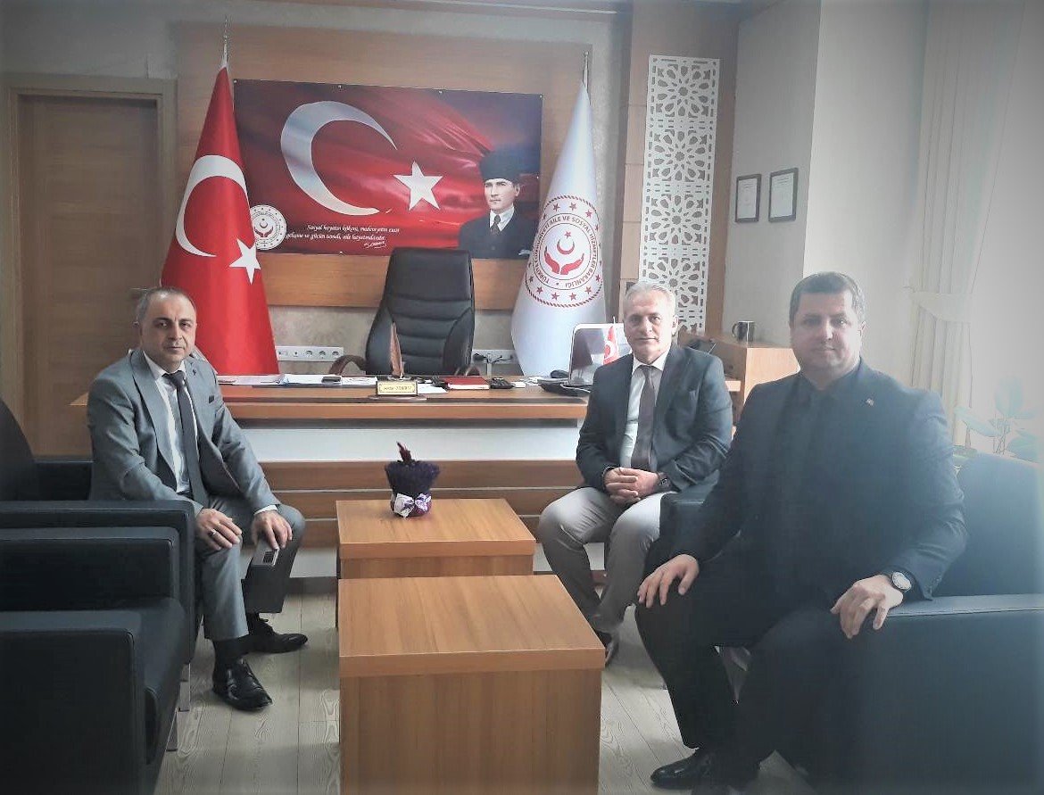 Ticaret İl Müdürü Recai Palabıyık ve Sosyal Yardımlaşma ve Dayanışma Vakfı Müdürü Remzi Sarıgöl den İl Müdürümüz Serdar Demirci’ye Ziyaret